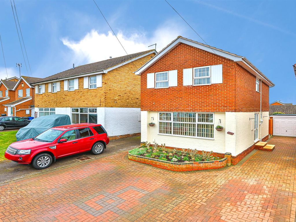 3 bed detached house for sale in Deeble Road, Kettering NN15 Zoopla