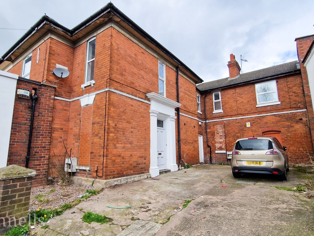 3 bed flat to rent in Colley Gate, Halesowen B63 Zoopla