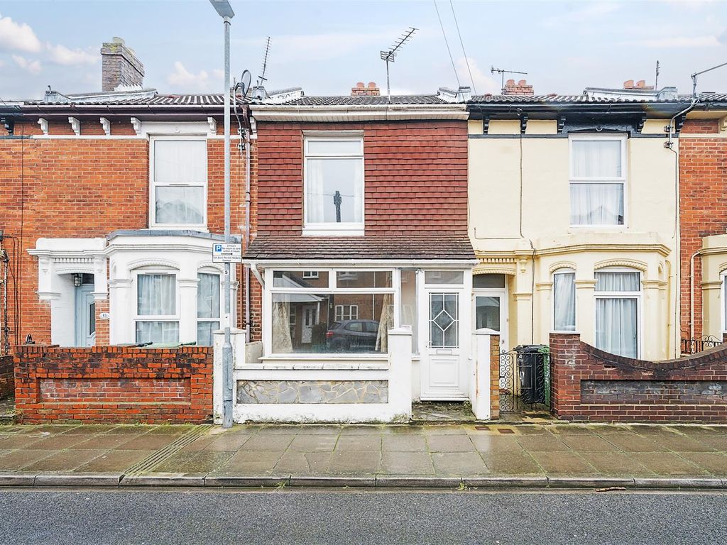 3 bed terraced house for sale in Cornwall Road, Portsmouth PO1, £