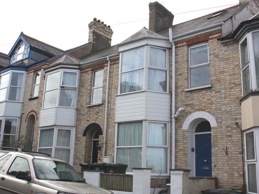 2 bed flat to rent in Hills View, Barnstaple EX32 Zoopla