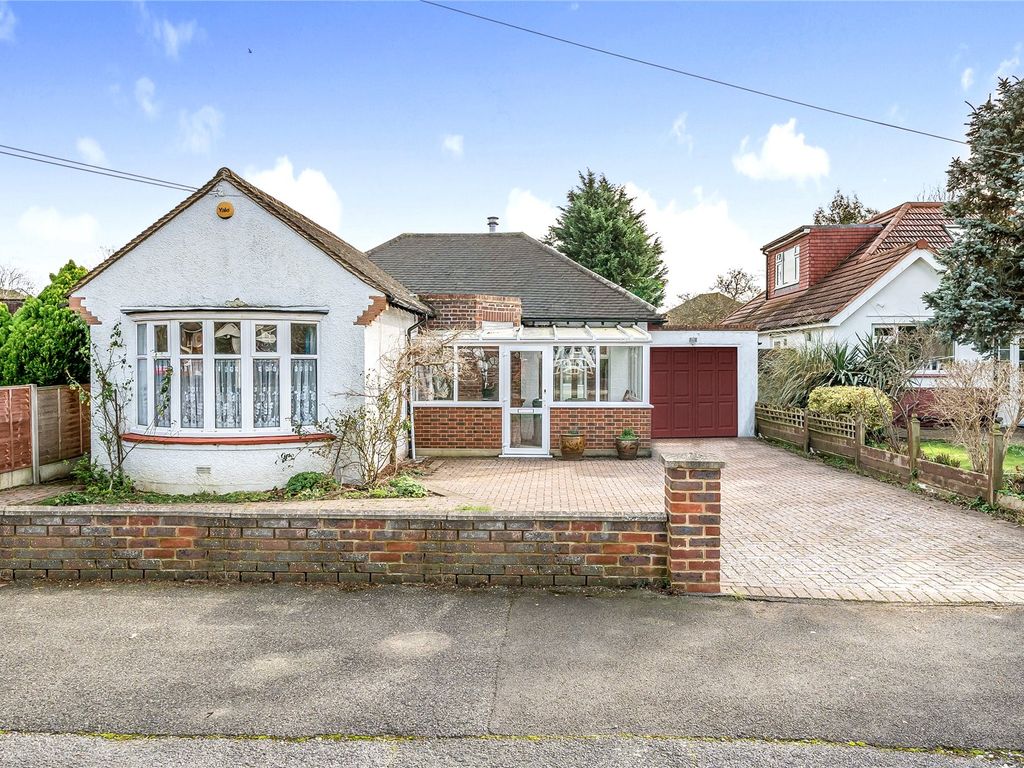 3 bed bungalow for sale in Laleham, Surrey TW18, £750,000 Zoopla