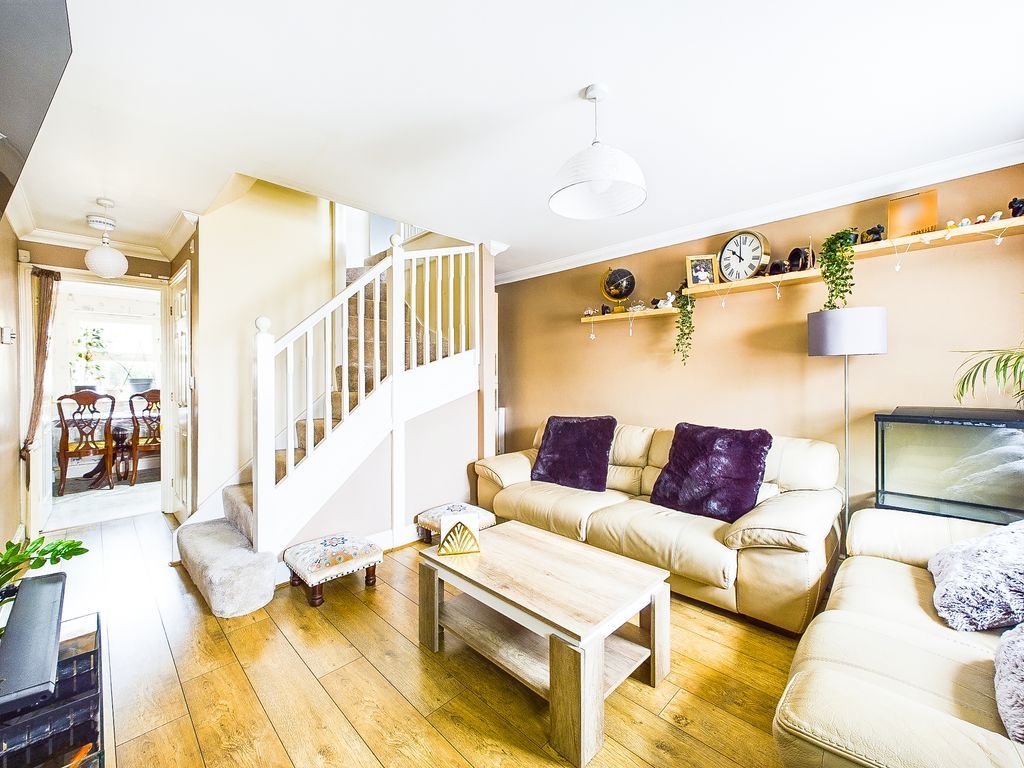 3 bed semidetached house for sale in Saunders Street, Gillingham ME7