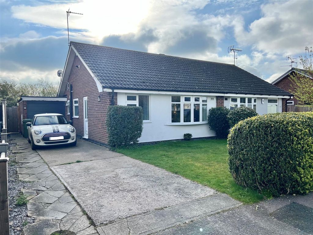 3 bed semidetached bungalow for sale in Crew Road, Collingham, Newark NG23 Zoopla