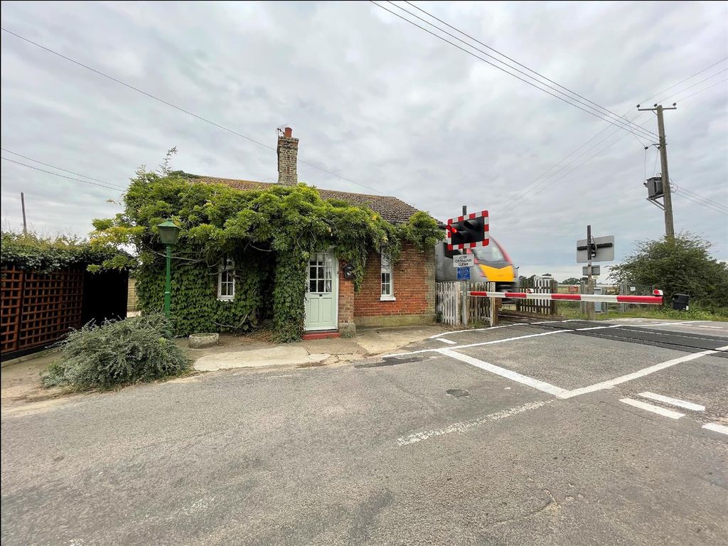 2 bed detached bungalow for sale in Burnt Hill Lane, Carlton Colville