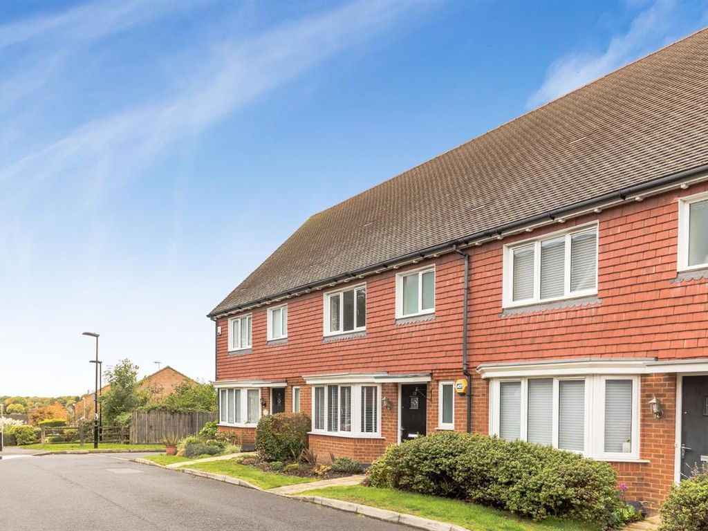 3 bed terraced house for sale in Surrey View, East Grinstead RH19 Zoopla