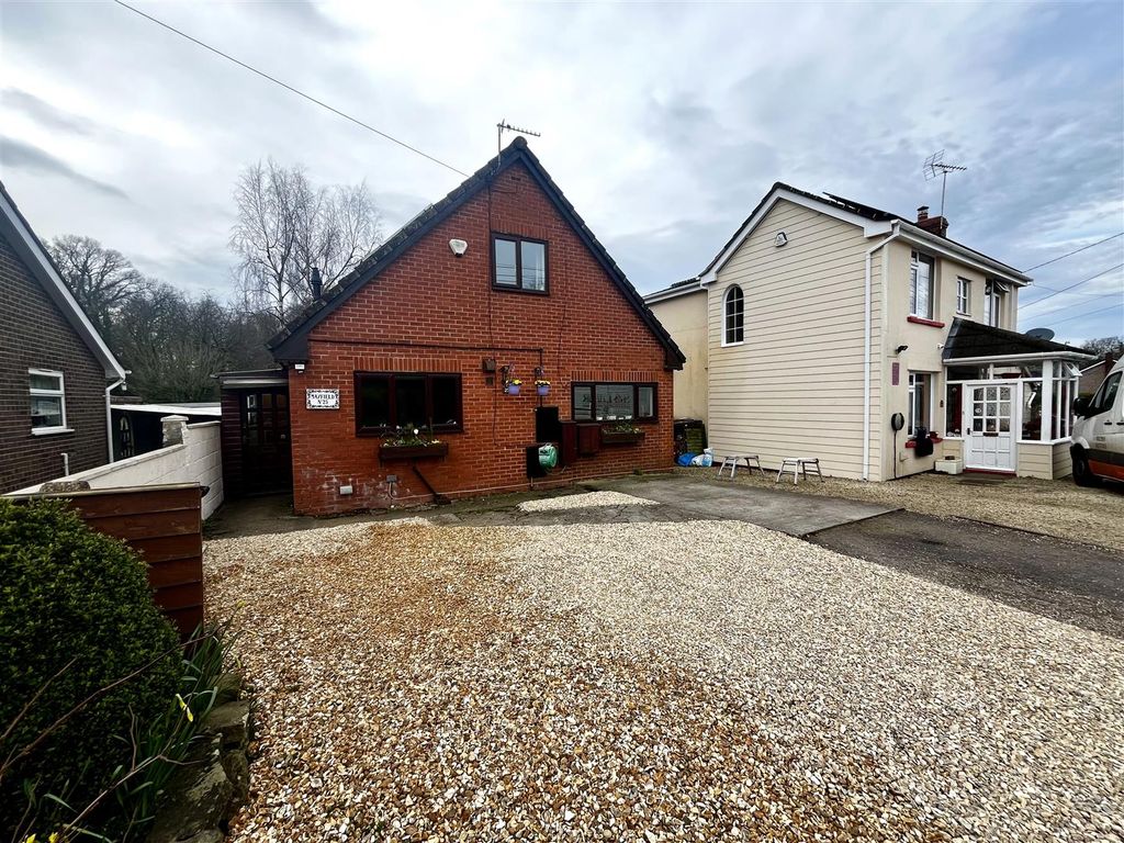 3 bed detached house for sale in Marians Walk, Berry Hill, Coleford