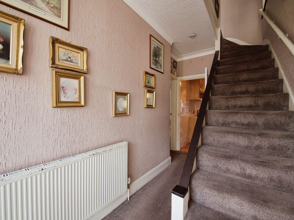 3 bed end terrace house for sale in Chingford, London E4, £600,000 Zoopla