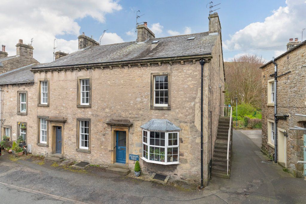 5 bed end terrace house for sale in Duke Street, Settle, North