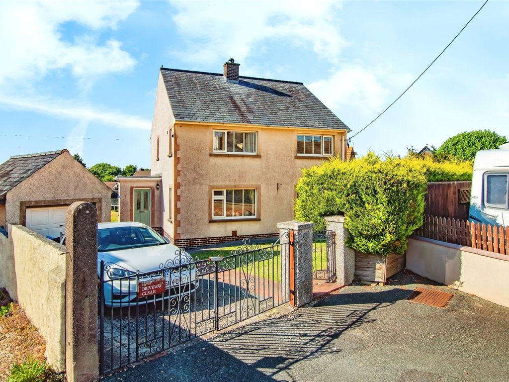 3 bed detached house for sale in Starbuck Road, Milford Haven