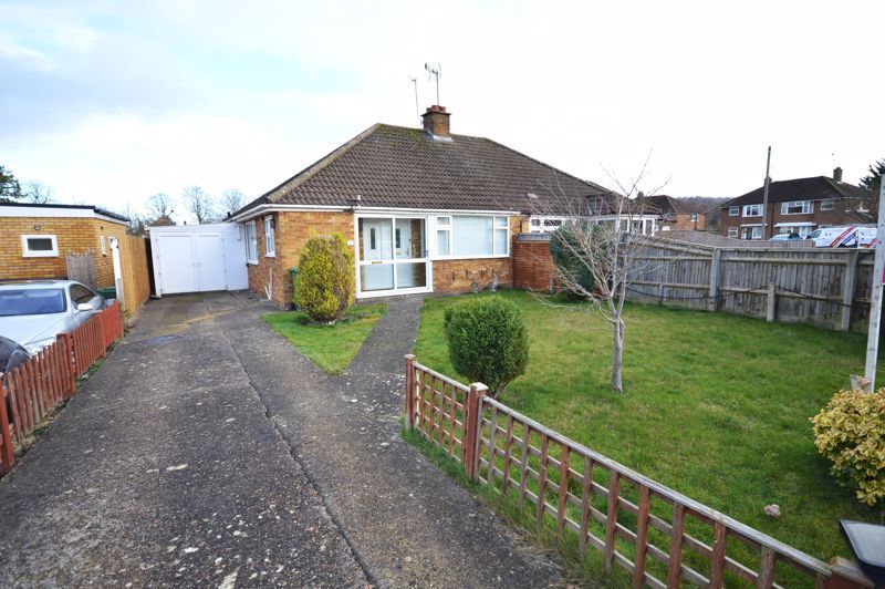 2 bed semidetached bungalow for sale in Thornton Crescent, Wendover
