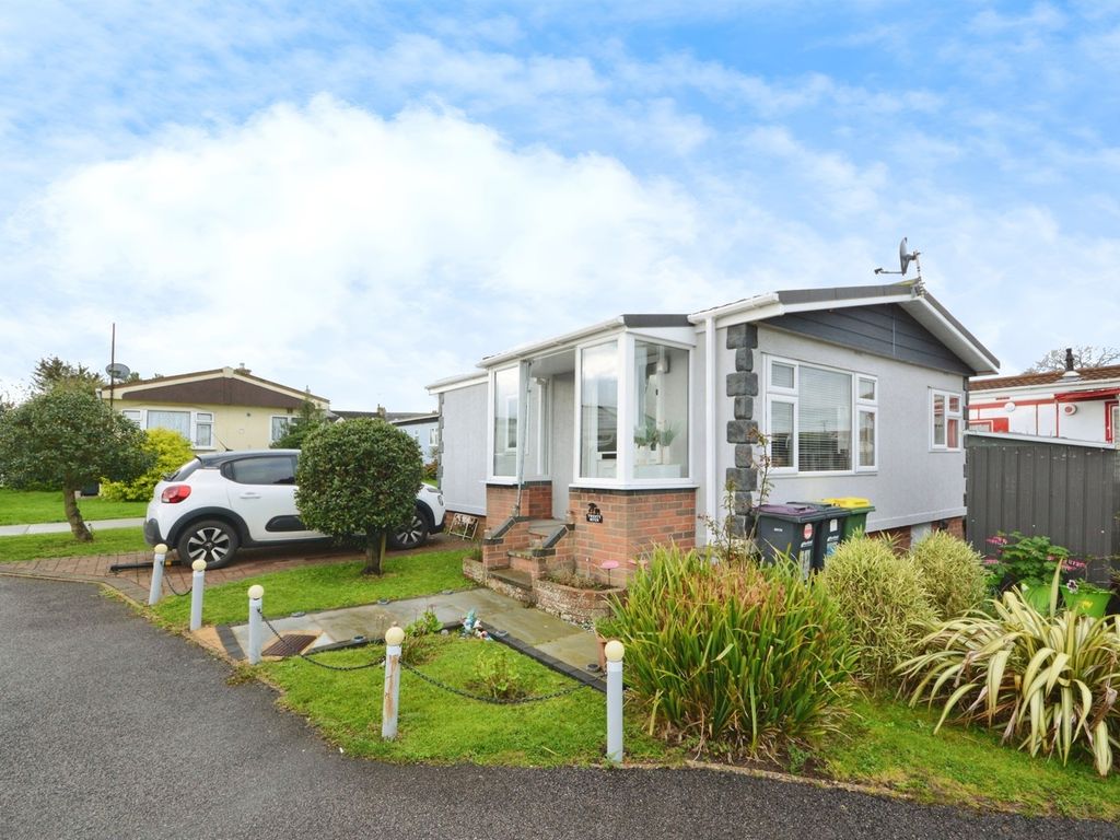 1 bed mobile/park home for sale in Tower Park, Hullbridge, Hockley SS5, £170,000 Zoopla