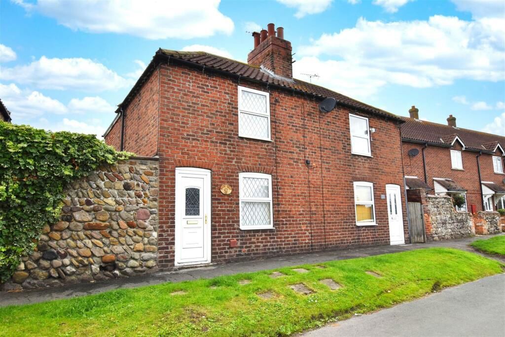 2 bed cottage for sale in Cross Street, Skipsea, Driffield YO25, £