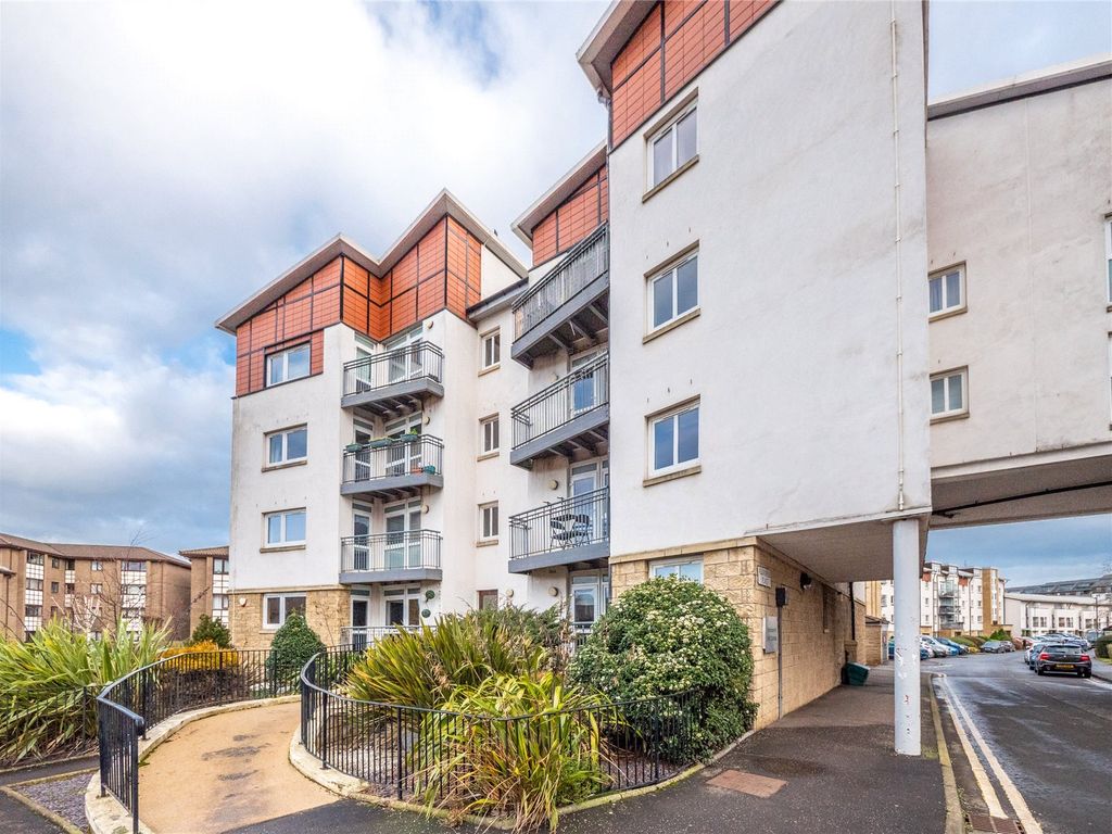 2 bed flat for sale in 1/6 Allanfield Place, Edinburgh EH7, £245,000