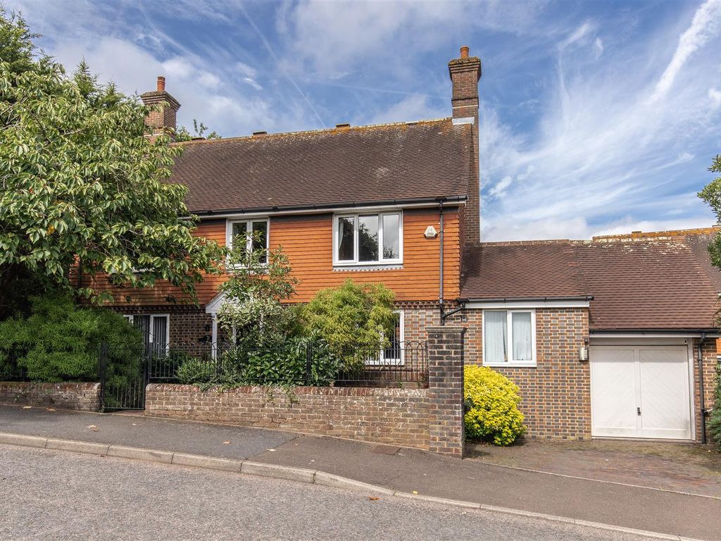 5 bed detached house for sale in Goldcrest Drive, Ridgewood, Uckfield