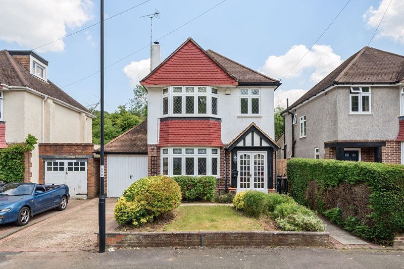3 bed detached house for sale in Chaldon Way, Coulsdon CR5, £650,000