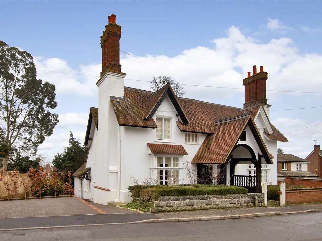 3 bed semidetached house for sale in High Street, Chipstead, Sevenoaks