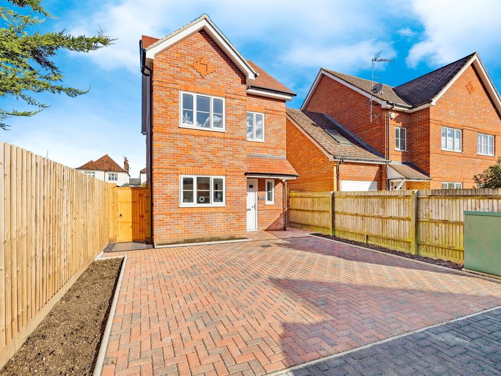 New home, 3 bed detached house for sale in Damson Close, Watford WD24