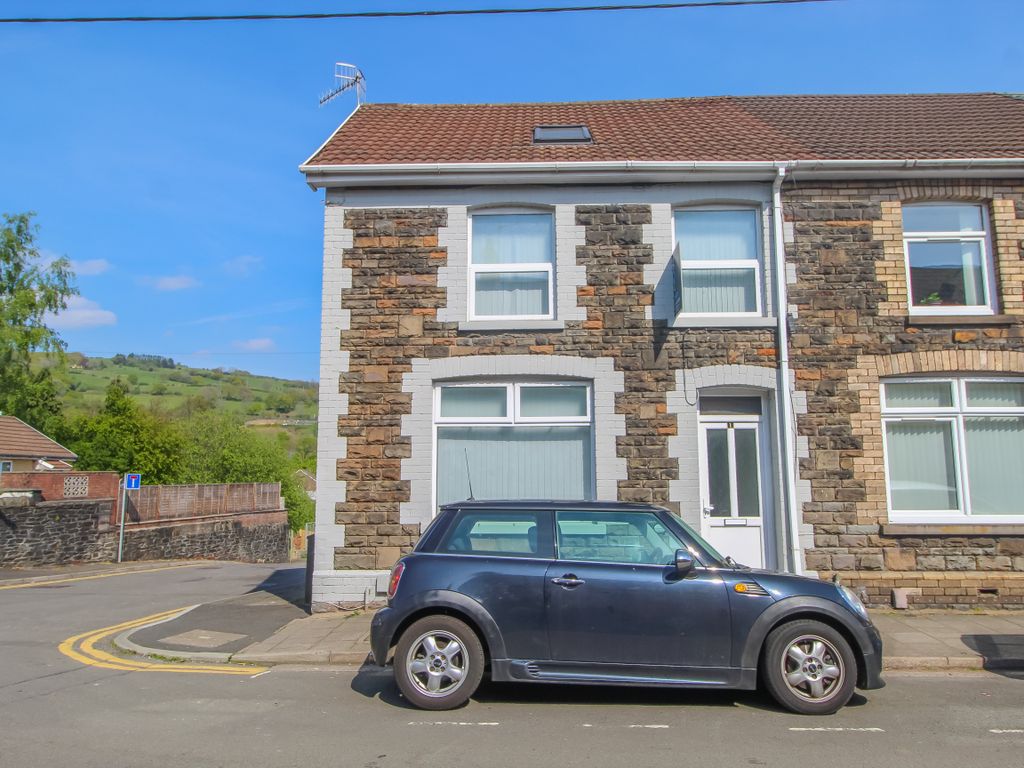 Room to rent in Meadow Street, Treforest, Pontypridd CF37, £350 pcm