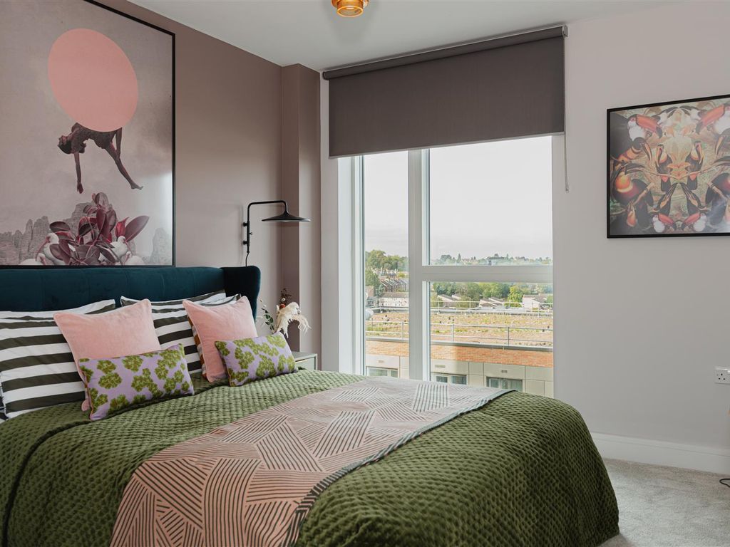 1 bed flat to rent in Rent Kooky, Marketfield Road, Redhill RH1, £1,600