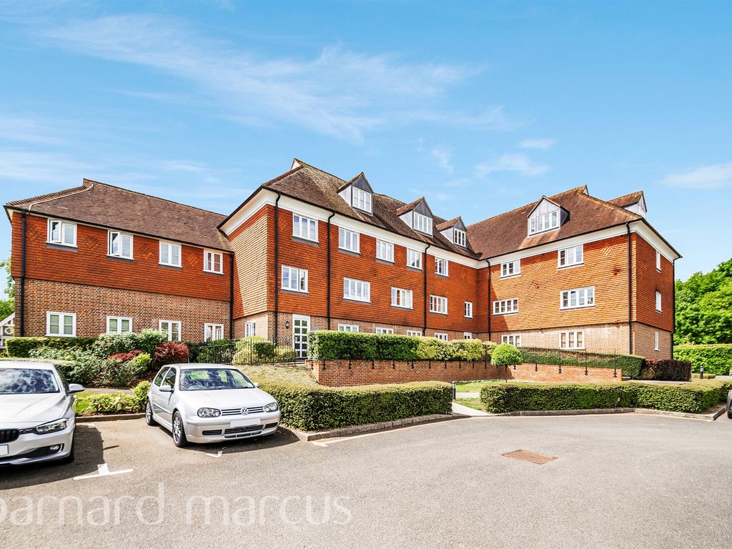 2 bed flat for sale in Elizabeth Drive, Banstead SM7 Zoopla