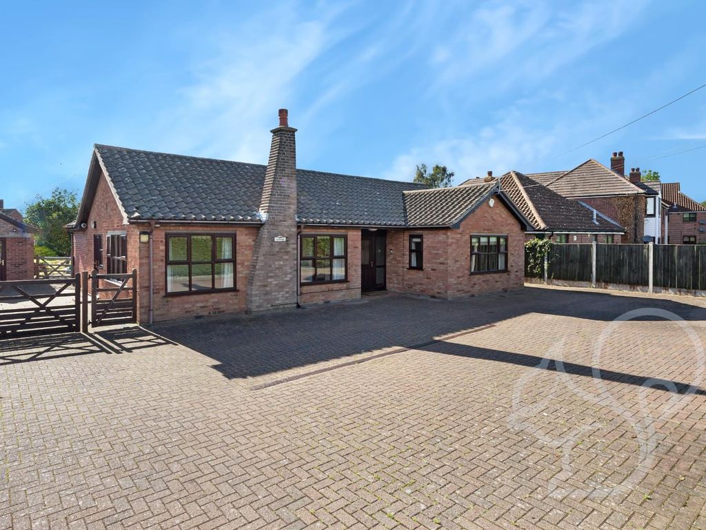 3 bed detached bungalow for sale in Mersea Road, Blackheath, Colchester