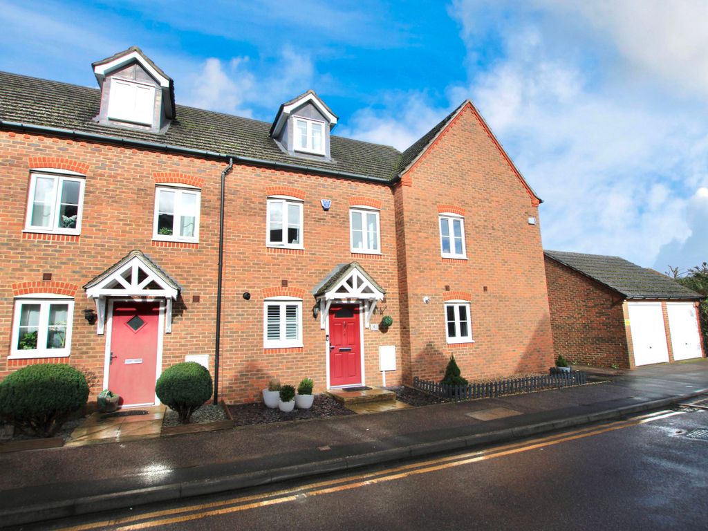 3 bed terraced house for sale in Brampton Field, Ditton, Aylesford ME20