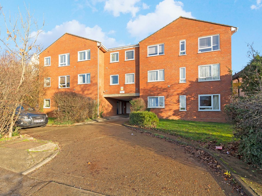 2 bed flat for sale in Grand Drive, Raynes Park SW20 Zoopla