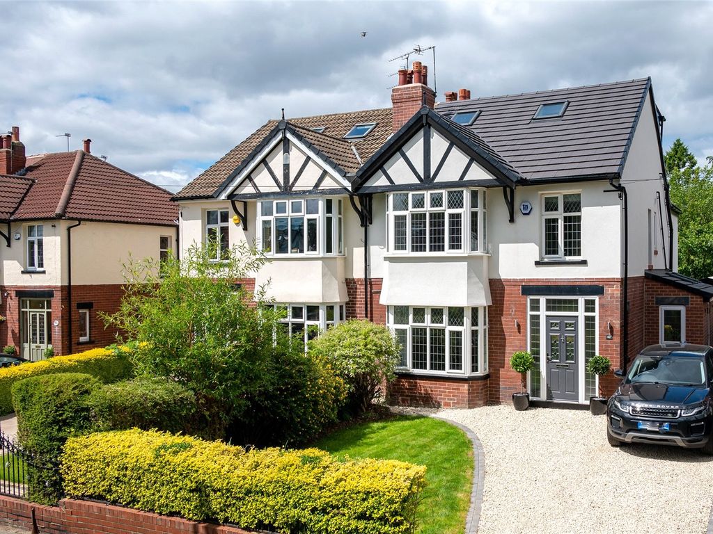 5 bed semidetached house for sale in Sutherland Avenue, Roundhay LS8