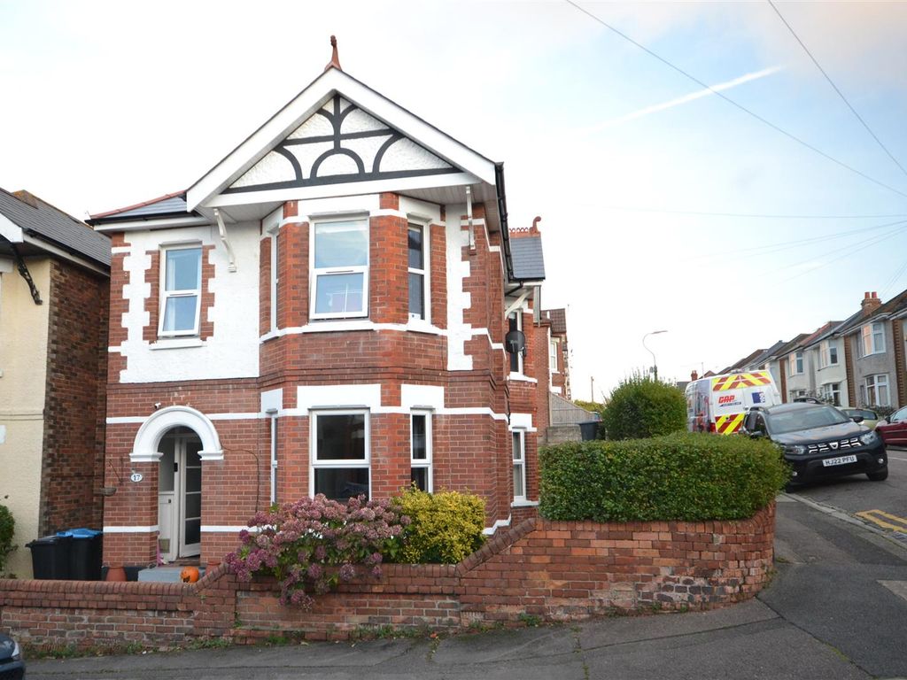 2 bed flat for sale in Frampton Road, Winton, Bournemouth BH9 Zoopla