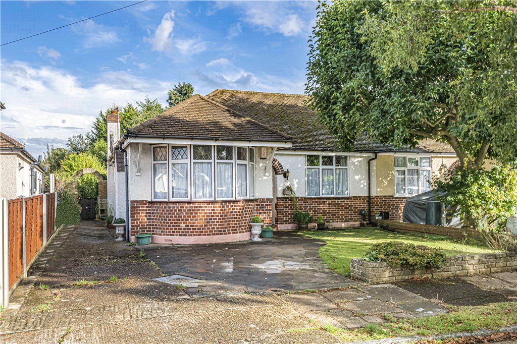 2 bed bungalow for sale in Birch Grove, Shepperton, Surrey TW17, £
