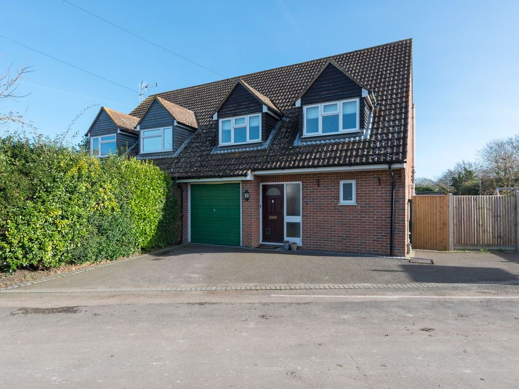 4 bed semidetached house for sale in Station Road, Minster CT12, £