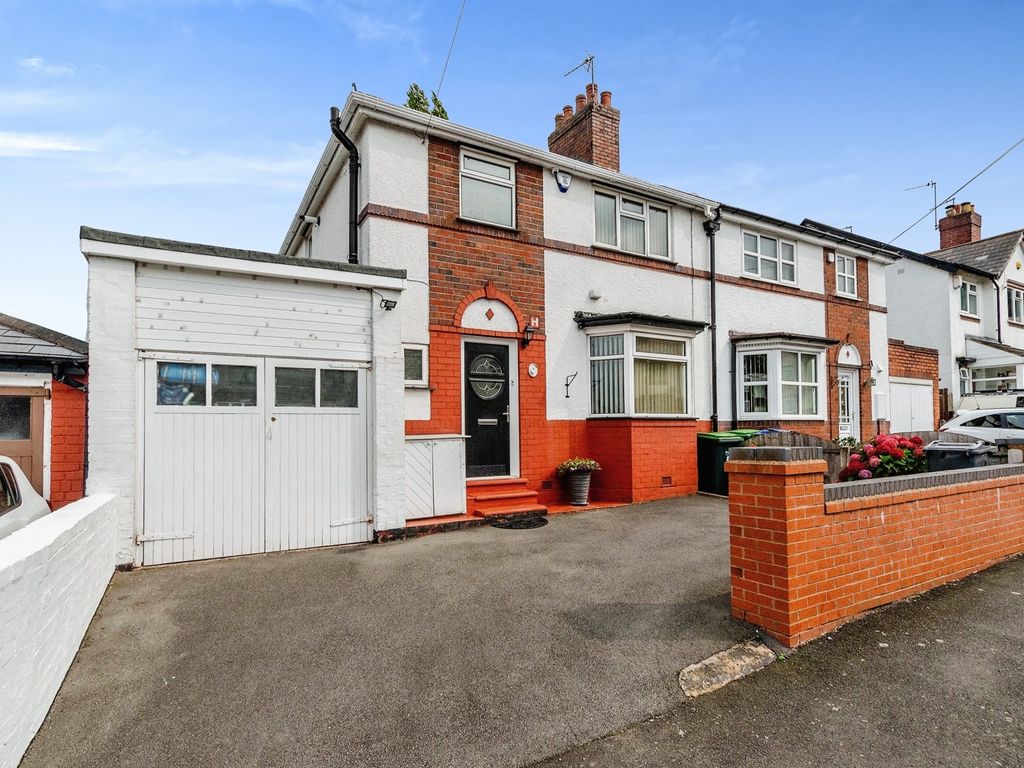 3 bed semidetached house for sale in Parkdale Avenue, Wednesbury WS10