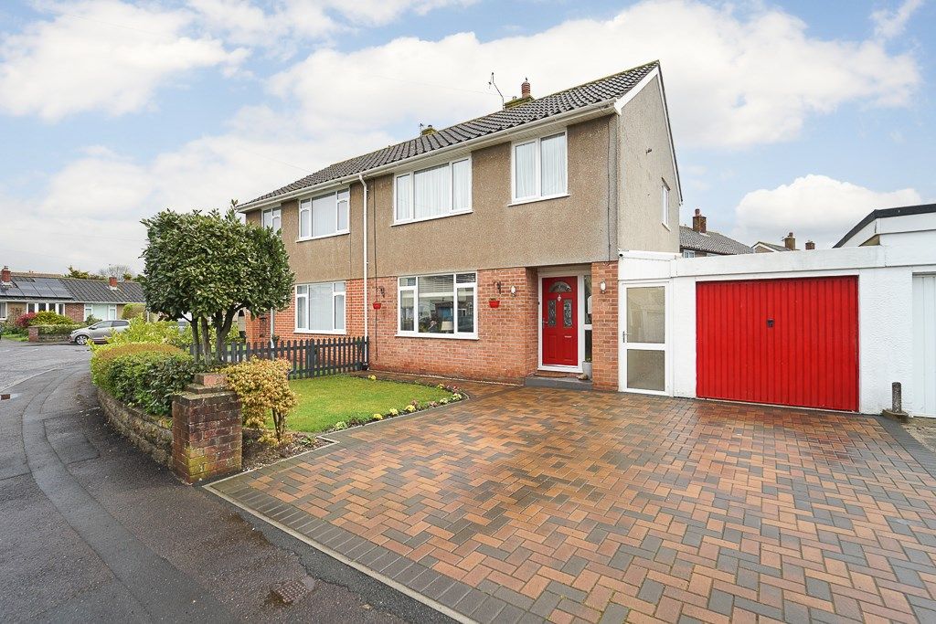 3 bed semidetached house for sale in Ryecroft Avenue, Worle, Weston