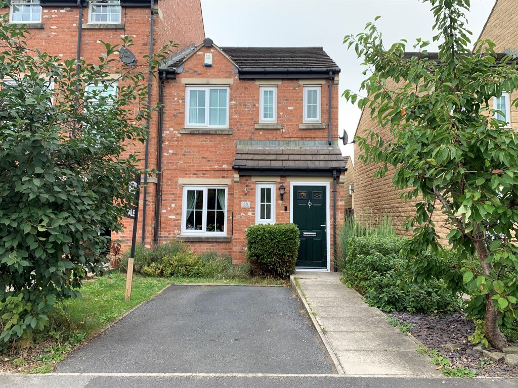 3 bed town house for sale in Calder View, Mirfield WF14 Zoopla