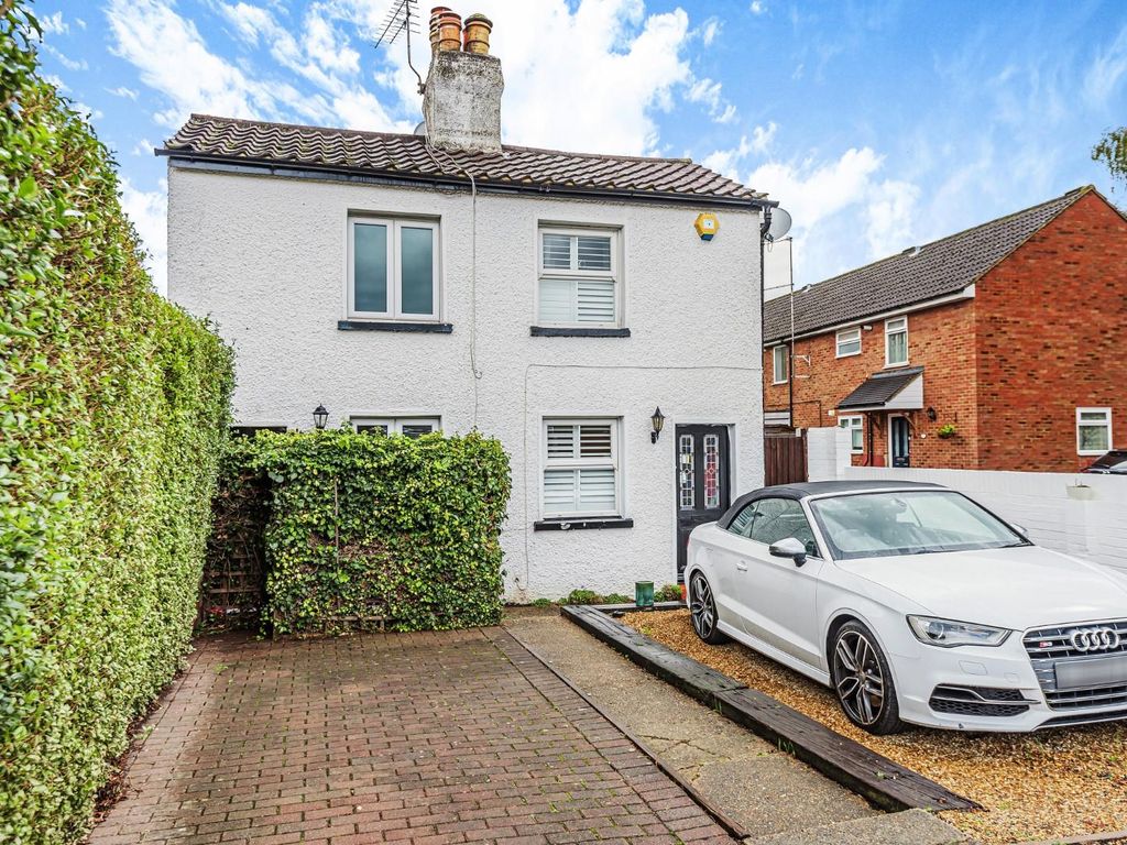 2 bed semidetached house for sale in Clewer New Town, Windsor SL4 Zoopla