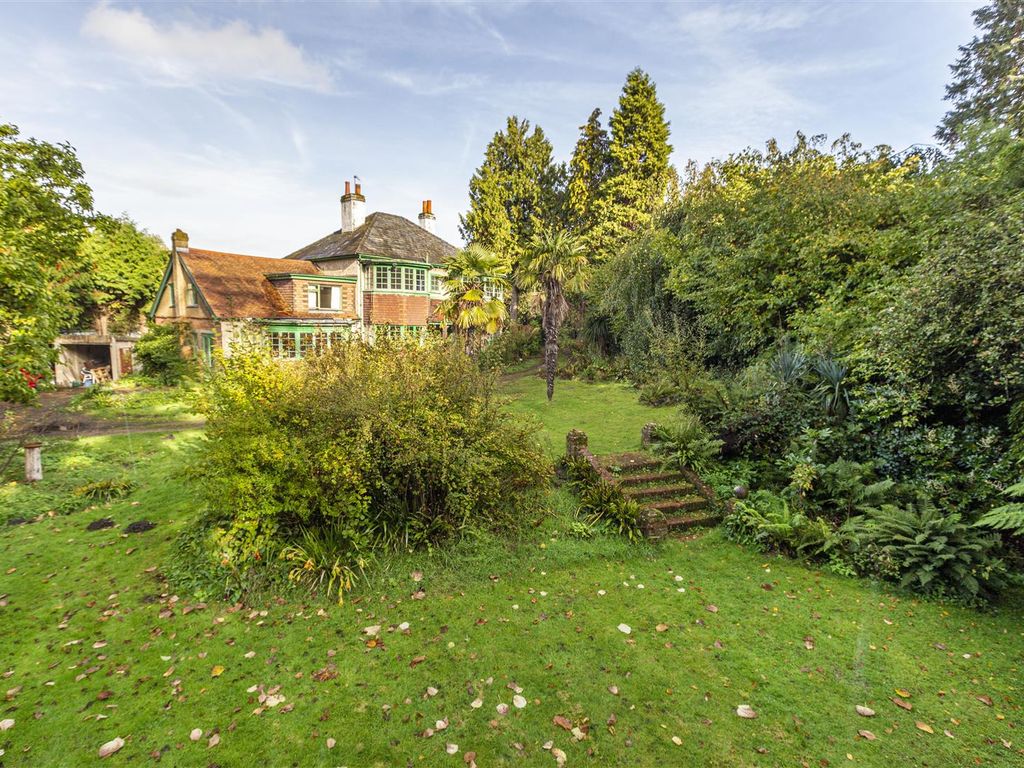 6 bed property for sale in Woodham Park Road, Woodham, Addlestone KT15