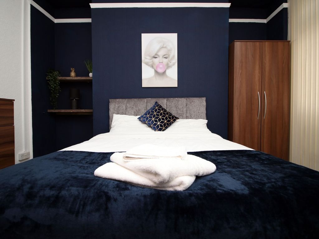 5 bed property for sale in Rhyddings Terrace, Brynmill, Swansea SA2, £