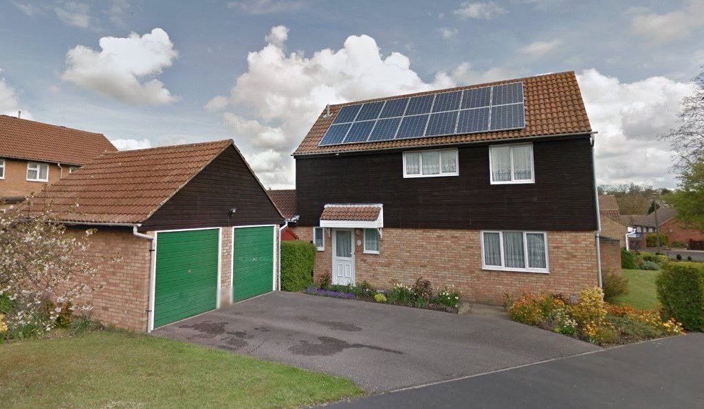 4 bed detached house for sale in Douglas Road, Bedford, Bedfordshire