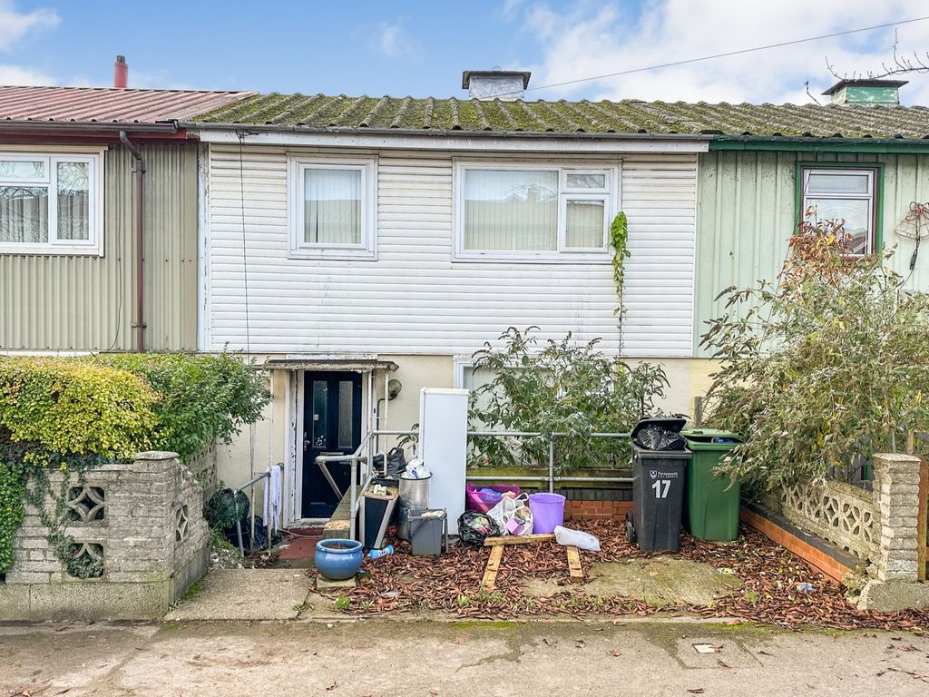 3 bed terraced house for sale in Chedworth Crescent, Cosham, Portsmouth