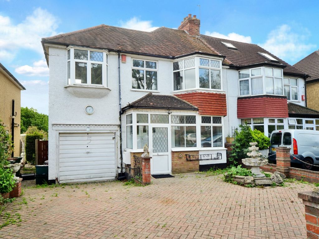 4 bed semidetached house for sale in Hemingford Road, Cheam, Sutton