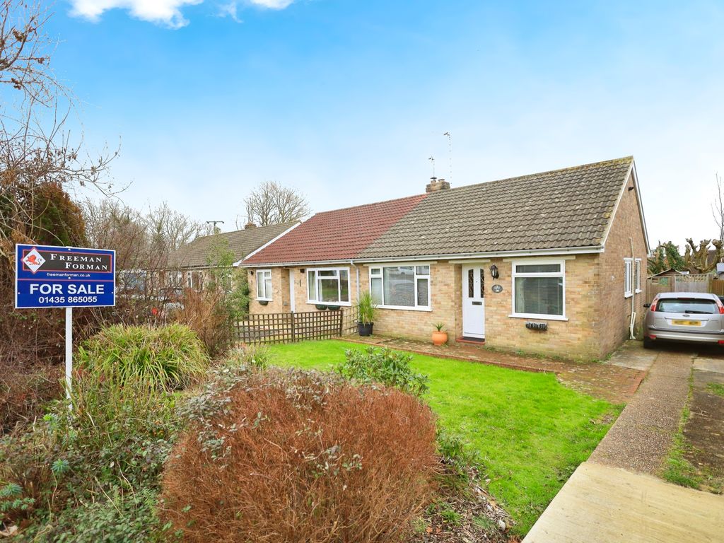 2 bed bungalow for sale in Horam Park Close, Horam, Heathfield, East