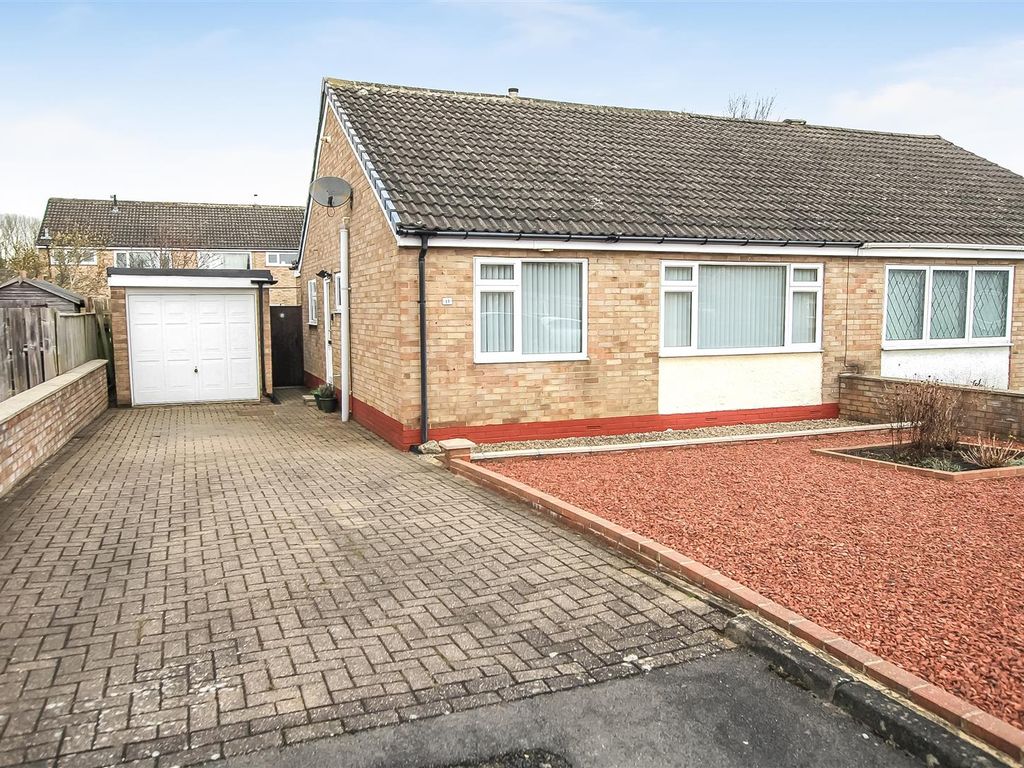 3 bed semidetached bungalow for sale in Yoden Court, Newton Aycliffe