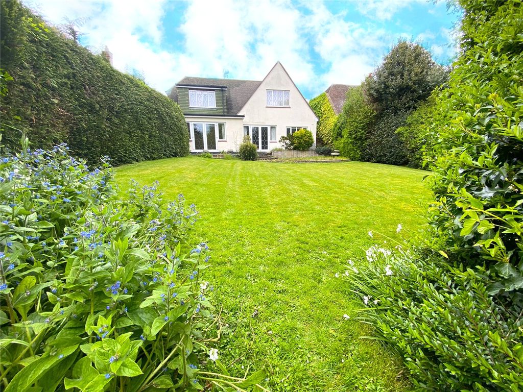 4 bed detached house for sale in Holly Tree Gardens, Rayleigh, Essex