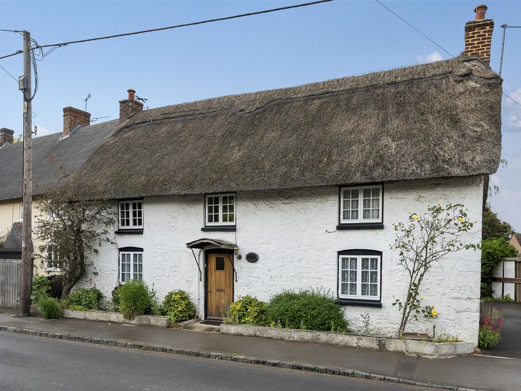 3 bed detached house for sale in Blandford Road, Shillingstone