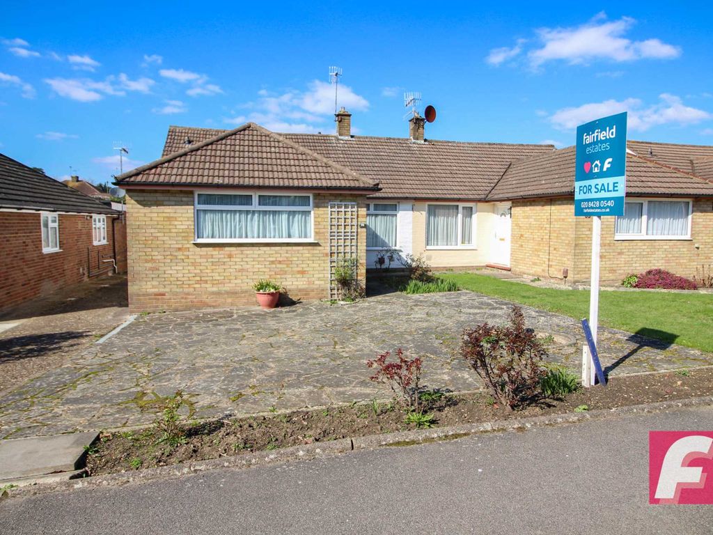 3 bed semidetached bungalow for sale in The Mead, Carpenders Park WD19