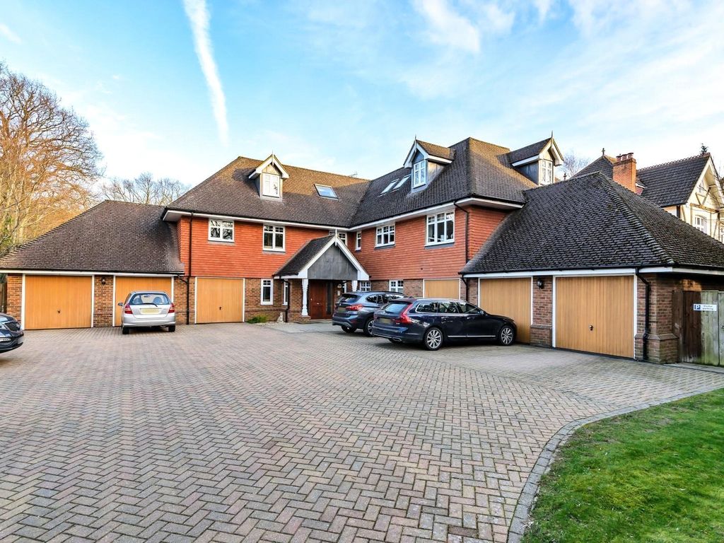 3 bed to rent in Ashley Road, WaltonOnThames KT12 Zoopla