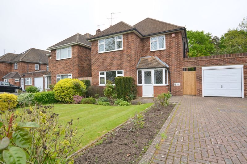 4 bed detached house to rent in St. Thomas Drive, Pinner HA5 Zoopla