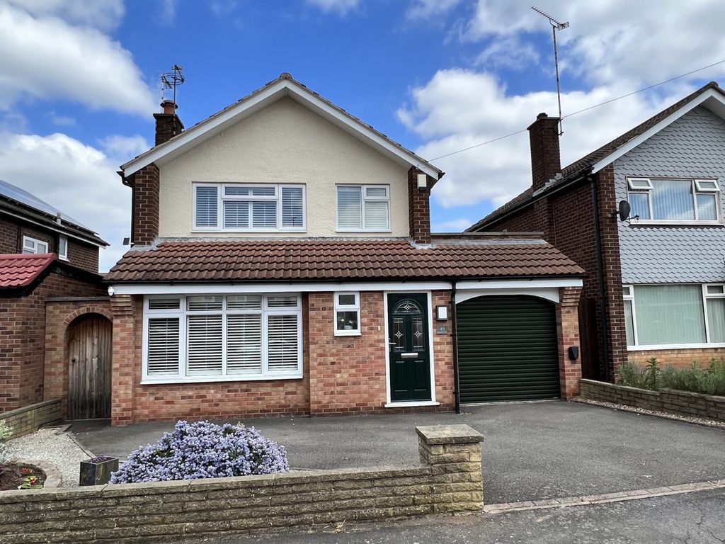 3 bed detached house for sale in Grass Acres, Braunstone Town LE3, £