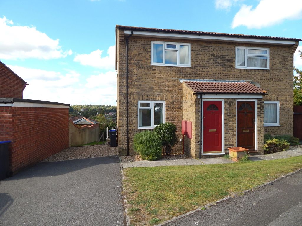 2 bed semidetached house to rent in Lawrence Close, Amesbury SP4 Zoopla