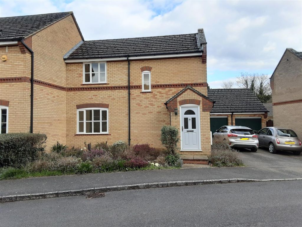 2 bed semidetached house to rent in Spurlings, Oundle, Peterborough